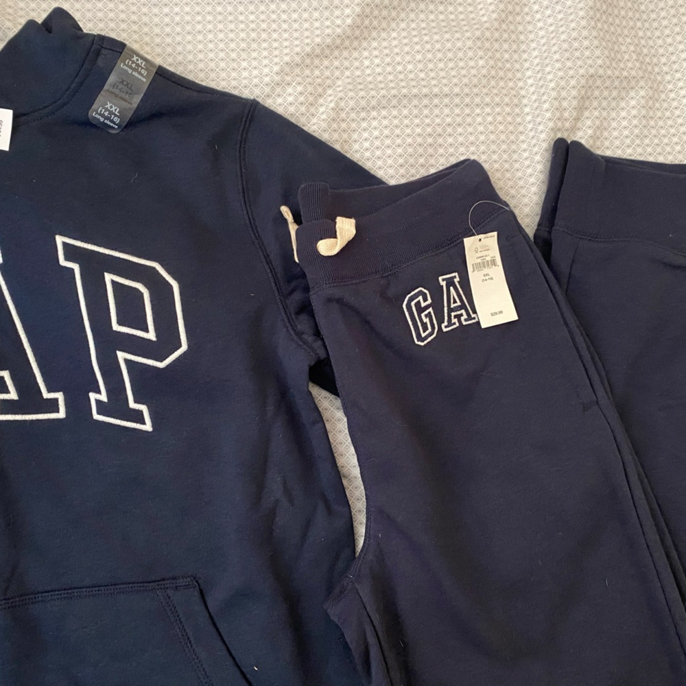 GAP Dark Blue Logo Sweatshirt and Pants size 14-16 hoodie and pants kids